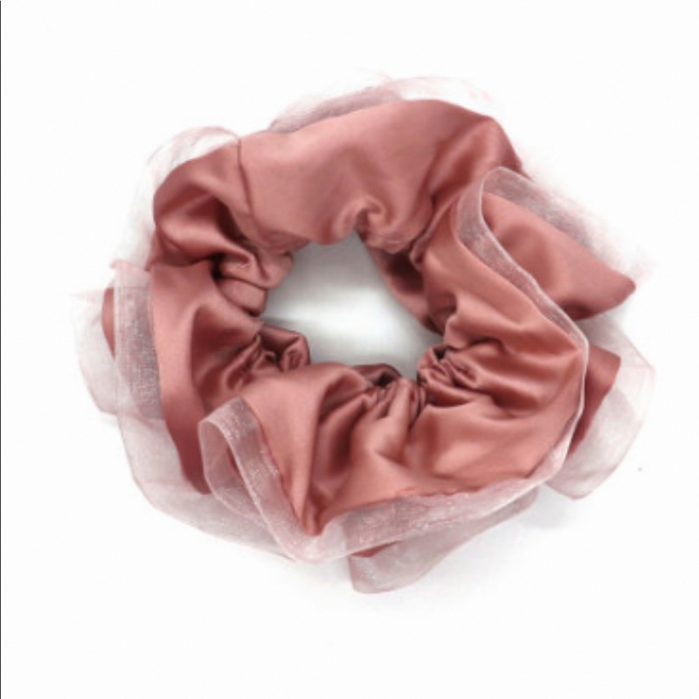 NEW!💜 Pink Oversized Scrunchie Hair Tie
